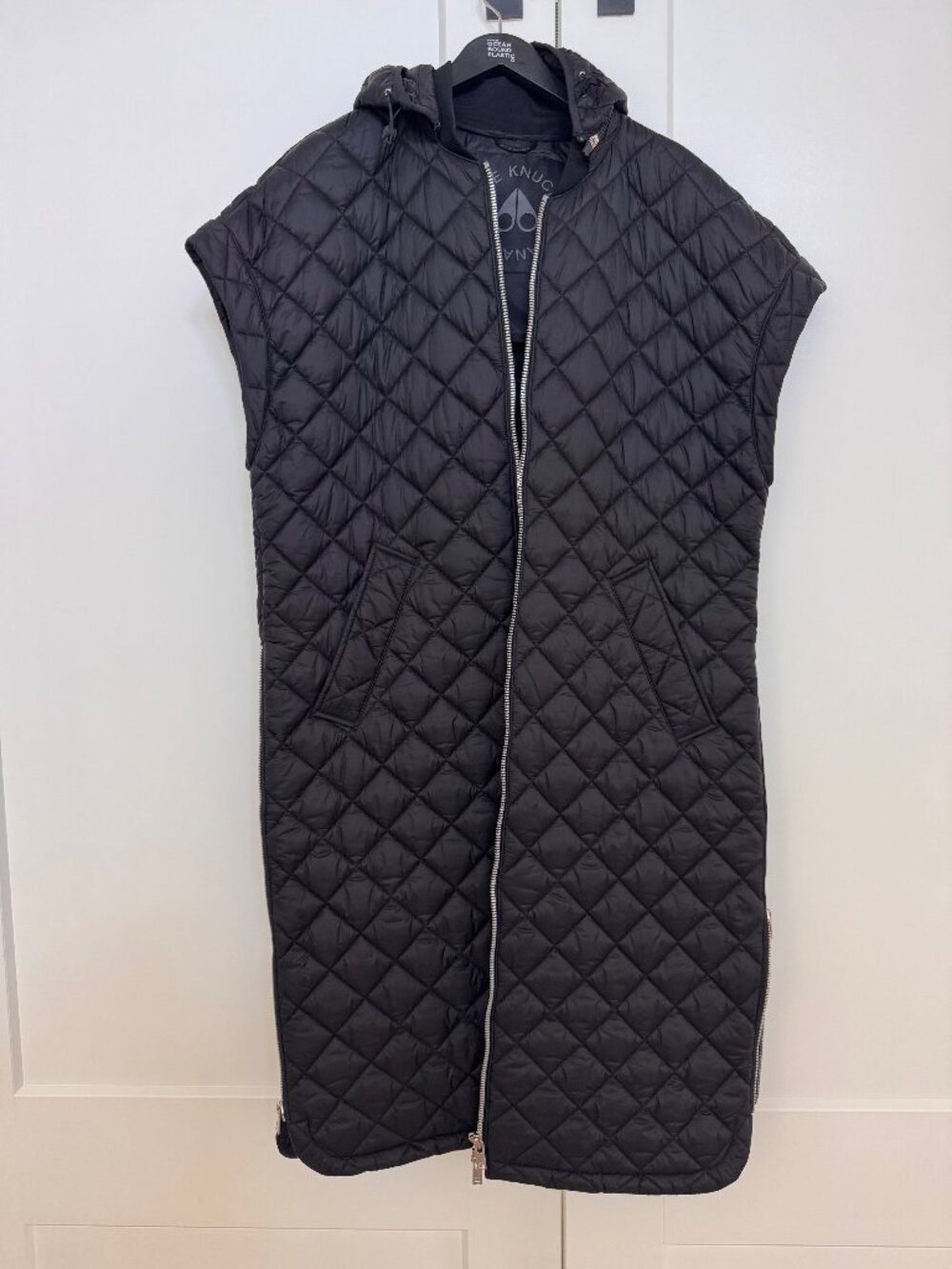 Moose Knuckles Long Quilted Allister Vest size L - Like New!